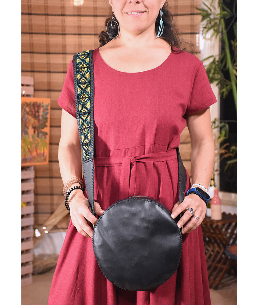 Black Hand Stitched Circle Cross Leather Bag – EL Nidaa