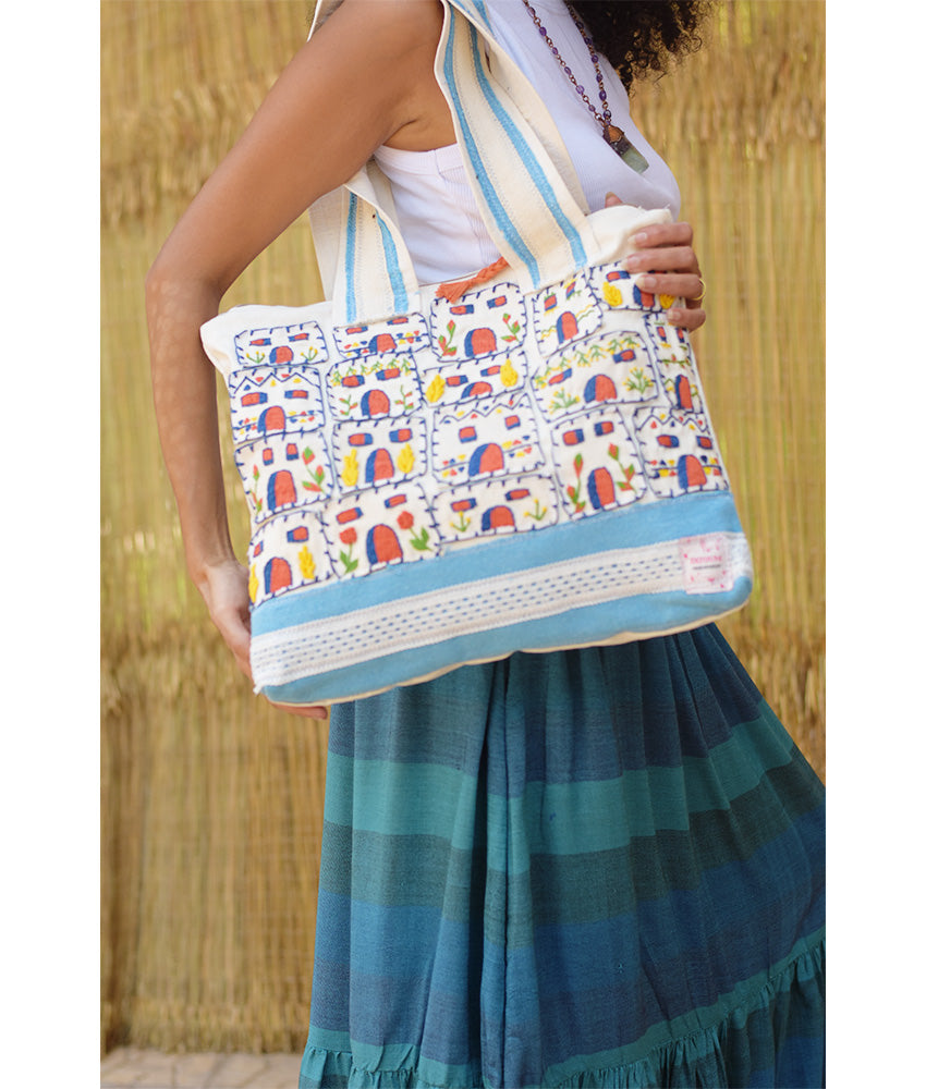 Off White Embroidered Tote Bag – Fatoum