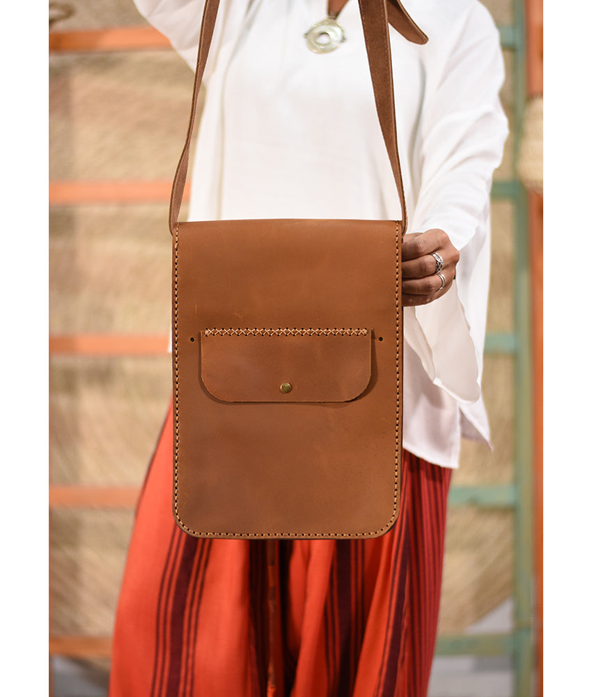 Hazelnut Brown genuine Leather cross Bag handmade in Egypt and available at Jozee Boutique.