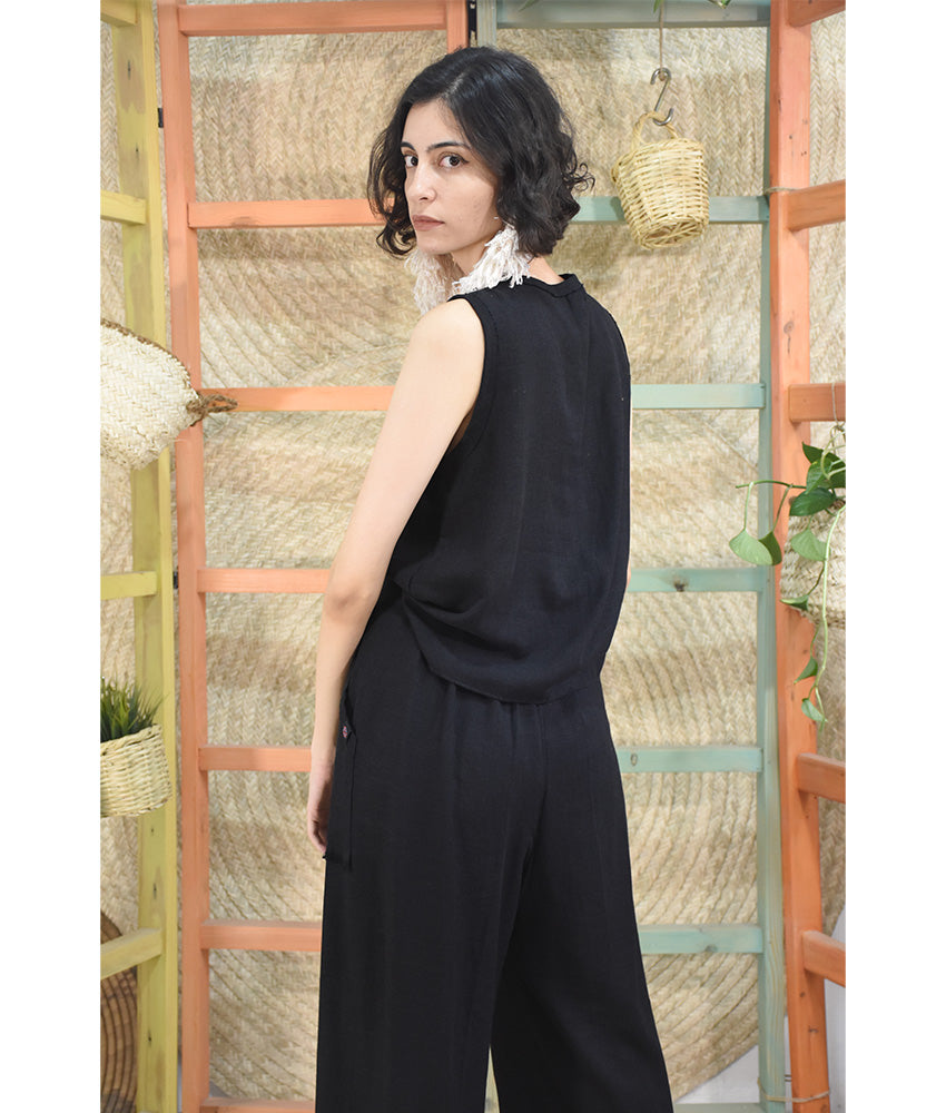 Black Linen Pants made in Egypt & available in Jozee boutique