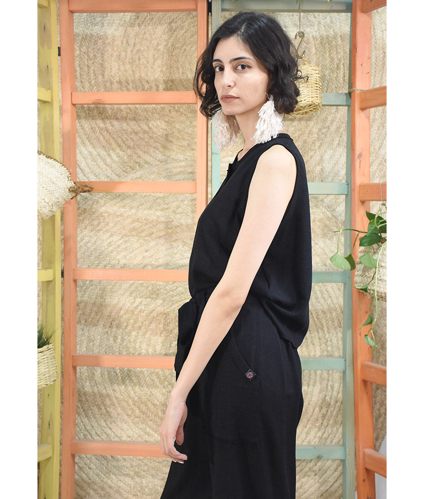 Black Linen Pants made in Egypt & available in Jozee boutique